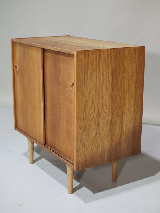 Image 1 of Armoire à portes coulissantes chêne vintage danois