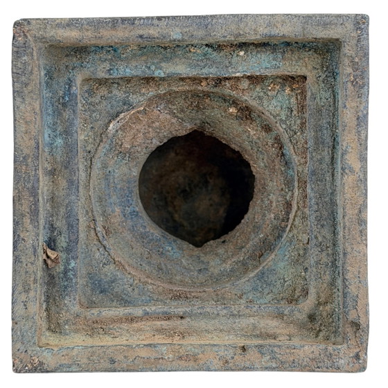 Estupa Votiva de Bronce de la India Oriental – Tradición Pala – c. Siglos X-XII – 10,5 cm – Esculturas (photo 7 of 11)