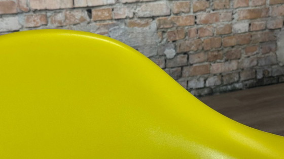Vitra DAR – Plastique Moutarde | Charles & Ray Eames – Fauteuils, Plastic, Chrome (photo 17 of 17)