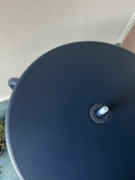 Image 1 of Table Fatboy Toni Bistreau en bleu foncé