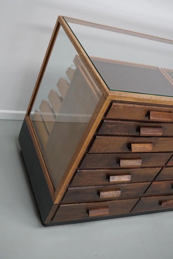 Image 1 of Antiker deutscher Ladentisch aus Eiche / Kurzwarenschrank / Vitrine, ca. 1950