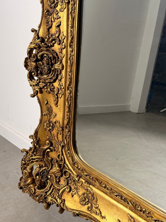Gran espejo barroco dorado ricamente ornamentado – Wood (photo 5 of 6)