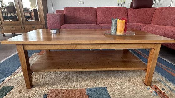 Image 1 of table basse en bois de cerisier