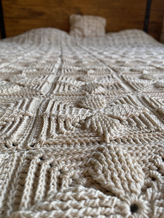 Image 1 of Couvre lit ancien