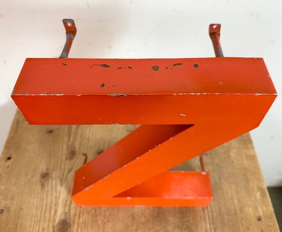Image 1 of Lettera Z in ferro rosso vintage, anni '70