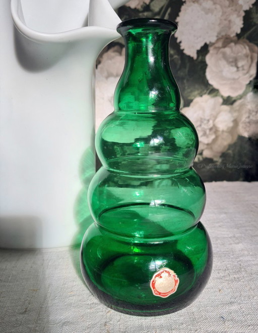 Edvin Oller's green vase ca. 1940 for Limmareds Glasbruk Sweden.