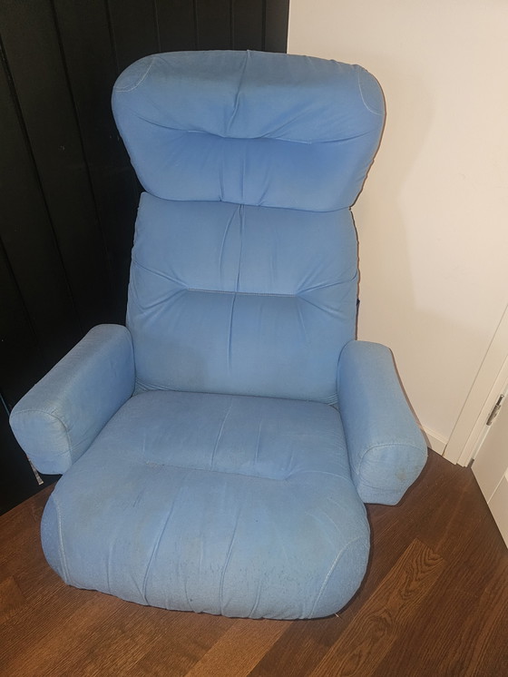 Image 1 of Originele jaren 70 bioscoopstoel uit Parijs