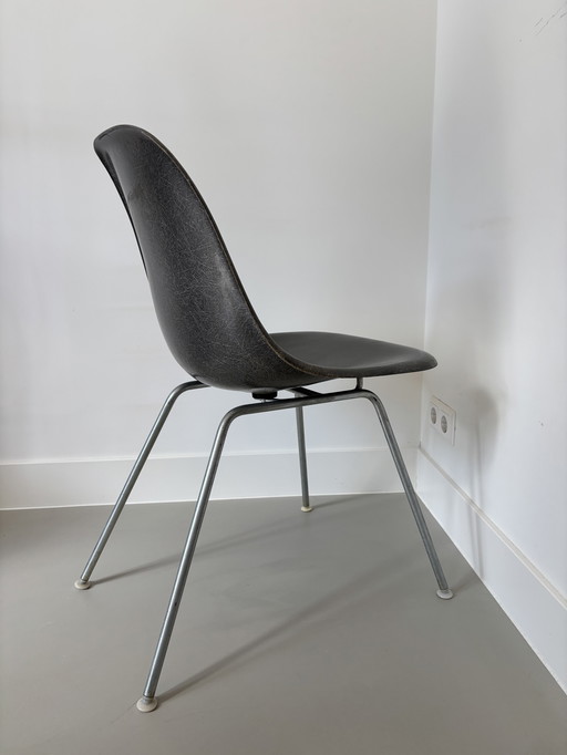 Eames Herman Miller Gray