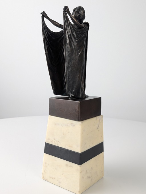 Articulated Bronze Woman Sculpture by Carl Kauba, 1900s