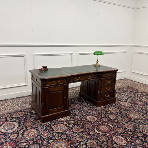 Klassischer englischer Schreibtisch grünes Leder – bureau, Leather, Wood