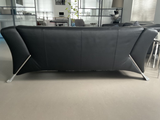 Zu verkaufen: stilvolle Rolf Benz Sofas Typ 322 (2-Sitzer und 3-Sitzer) – 2 zitsbanken, Metal, Leather (photo 2 of 5)