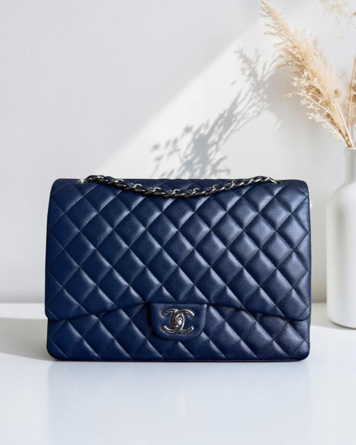 Borsa Chanel Classic Flap Maxi - Caviar Double Flap 34CM Trapuntata Blu Scuro Finiture Argento Serie 15