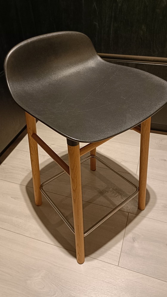 Image 1 of 4 sillas de bar Normann Copenhagen Form