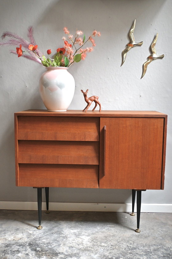 Image 1 of Teak Houten Kastje Jaren 50 Op Ranke Pootjes