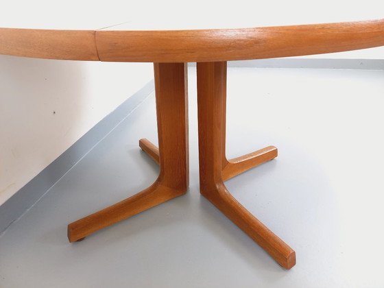 Image 1 of Table à manger ronde scandinave vintage en teck des années 60 avec rallonges