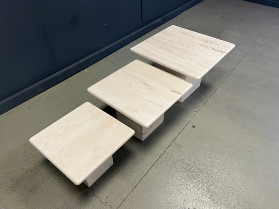 Image 1 of Tables gigognes ou tables d'appoint vintage en travertin, années 1970