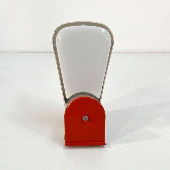 Applique Space Age arancione da esterno, anni '70 – Metallo, Plastica (photo 6 of 8)