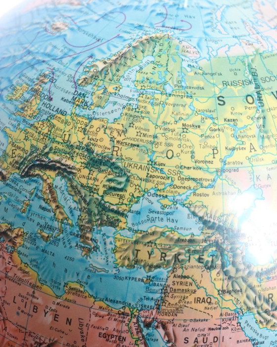 Image 1 of Vintage illuminated globe lamp Scan-globe wooden base