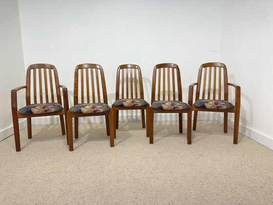 Set of 2 Armchairs and 3 Dyrlund Dining Chairs – Wood (photo 10 of 15)