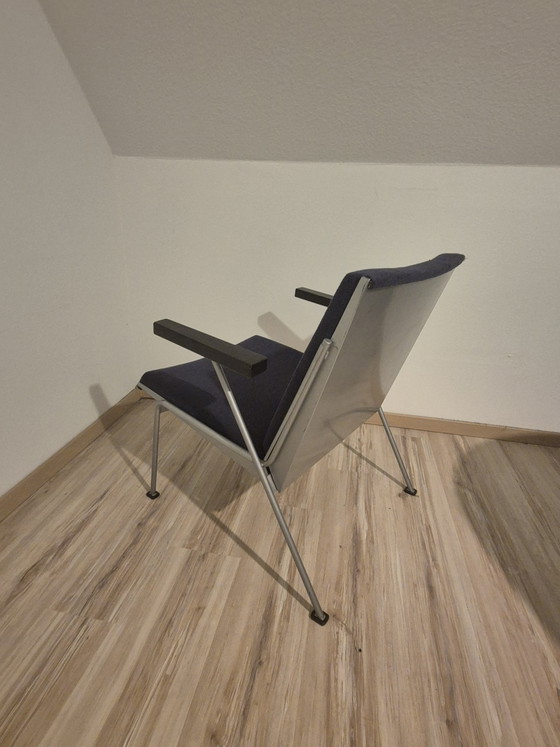 Image 1 of OASE stoel van Wim Rietveld uit de Cirkel fabriek in Zwanenburg