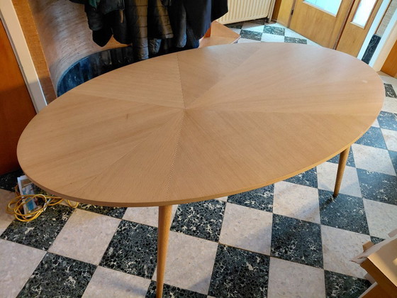 Image 1 of Ovalen tafel mooi geometrisch patroon