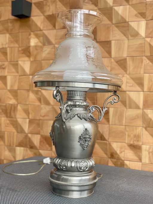 Wunderschöne, reich verzierte antike Tischlampe aus Zinn