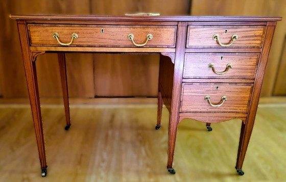 Image 1 of Elegant lady's writing desk - early 20th century - in mahogany and leather, and matching chair