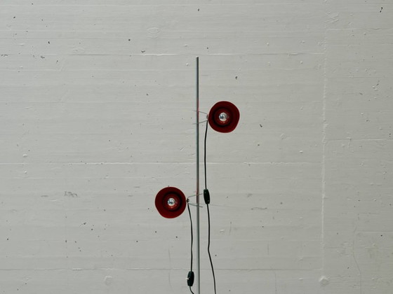 Image 1 of Minimalistische, futuristische vloerlamp van metaal uit de jaren 70.