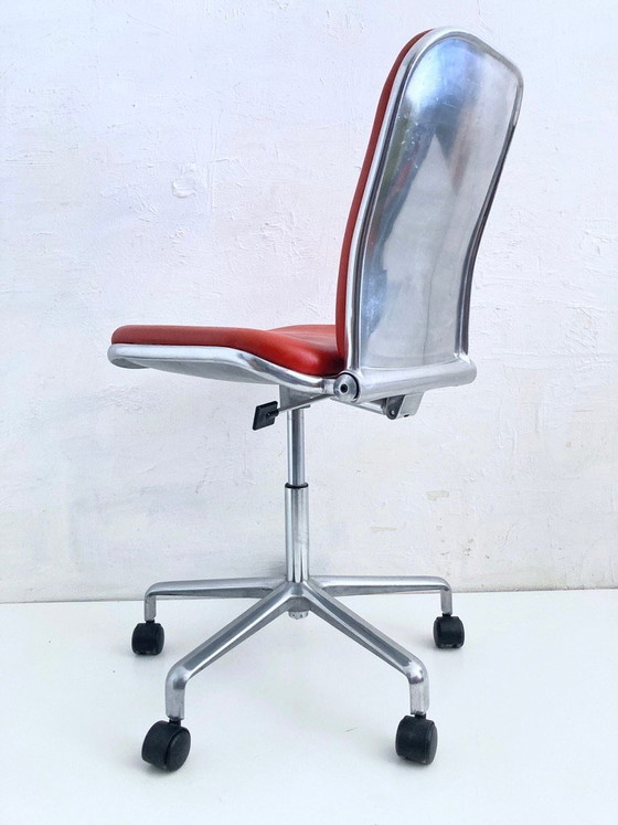 Image 1 of Height-adjustable leather office chair, Supporto design by Frederick Scott for Hille