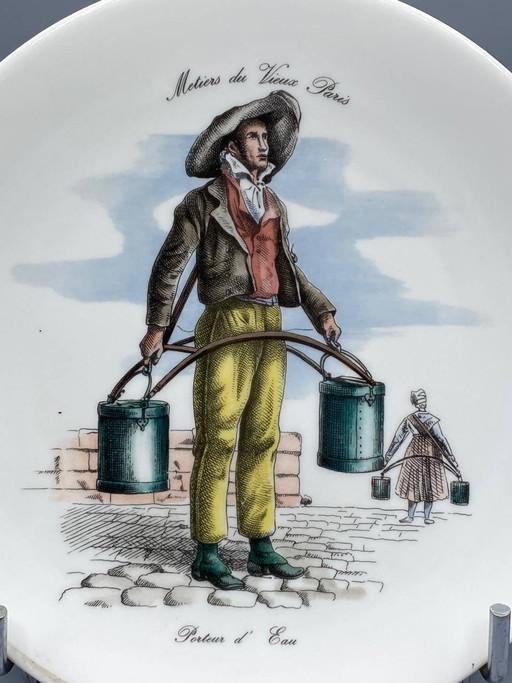 Chauvigny Porcelain Plate – Trades of Old Paris – Water Carrier – decoratieve objecten (photo 2 of 4)