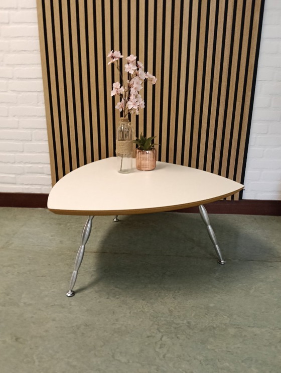 Mesa de centro de diseño – Mesas de centro, Wood, polished steel (photo 6 of 10)