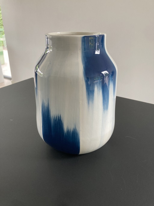 Vaso con moderno motivo a righe