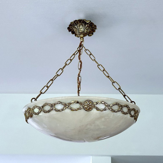 Image 1 of Lampada a sospensione in alabastro e bronzo in stile Art Déco francese