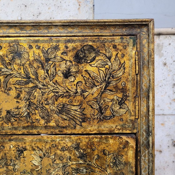 Image 1 of Cabinet en métal doré et argenté à décor repoussé, style Art nouveau, vers 1920 – Espagne