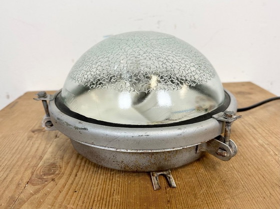 Image 1 of Industriële Sovjet-wand- of plafondlamp, jaren 70