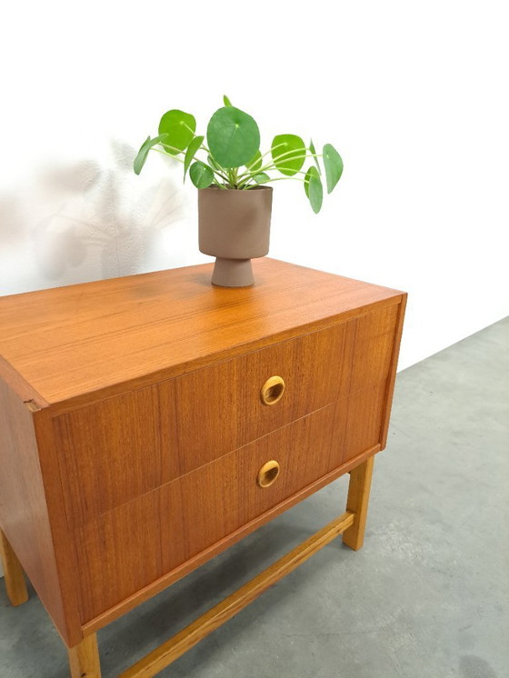 Image 1 of pequeña cómoda de teca de Suecia