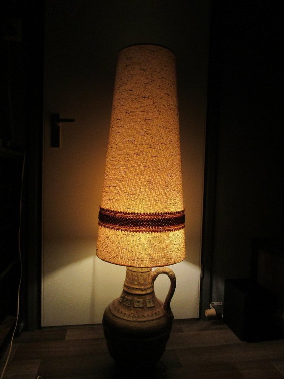 Image 1 of Bellissima lampada da terra a lava, di grandi dimensioni, dei primi anni '70.