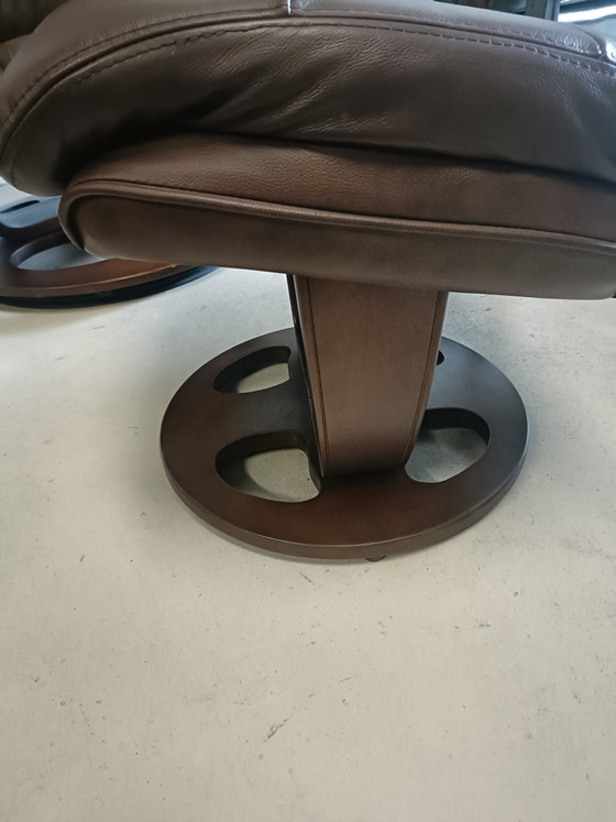 Image 1 of Fauteuil inclinable en cuir marron