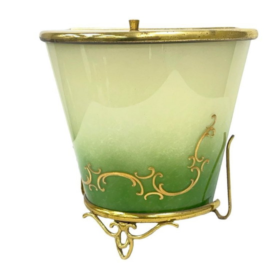 Image 1 of Aplique de pared de cristal degradado verde con aplique de latón, Francia, años 60.