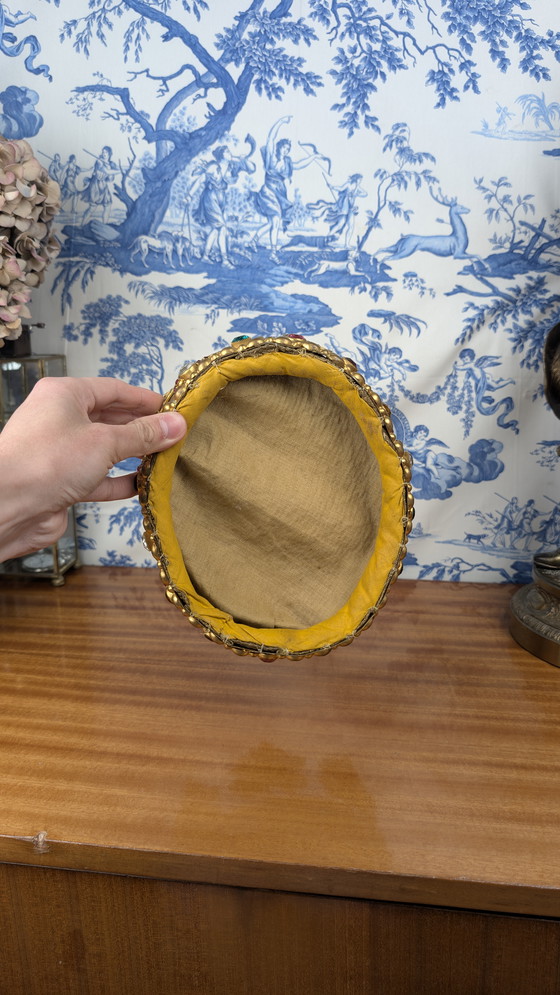 Image 1 of Grande Corona della Vergine in ottone dorato e cabochon in vetro colorato del XIX secolo