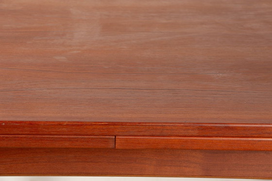Image 1 of Vierkante en uitschuifbare Deense eettafel, in teakhout, model 592, van Arne Vodder voor Sibast 1960.