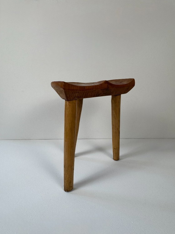 Image 1 of Tabouret vintage en bois tripode, France 1960