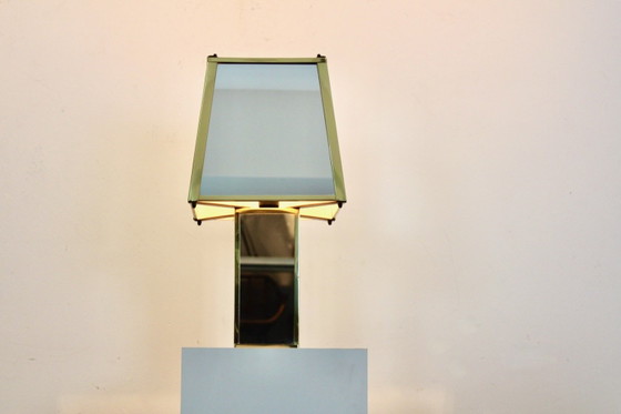 Lampada da tavolo geometrica in ottone e specchio, Belgio, anni '70, Lampade da tavolo, Hollywood Regency (foto 4 di 11)
