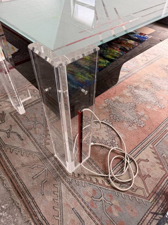 Image 1 of Plexiglas-Schreibtisch mit Glasplatte und Beleuchtung – Design der 90er Jahre