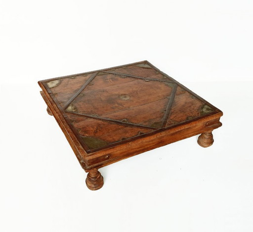 Table rituelle indienne ancienne de type Bajot bois et laiton – Rajasthan ou Gujarat – fin XIXe siècle