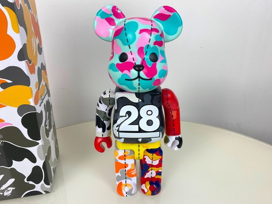 Image 1 of Bearbrick BAPE A BATHING APE 28. Jubiläum 03 CAMO #3 400% MEDICOM Toys