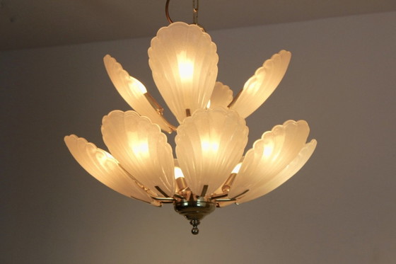 Lampadario francese in ottone con conchiglie in vetro di Murano (foto 10 di 10)