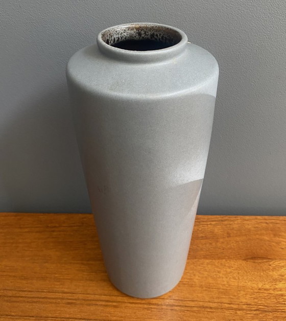 Image 1 of Modernist Vase by Bay  model 690 25 1970s WGP 
