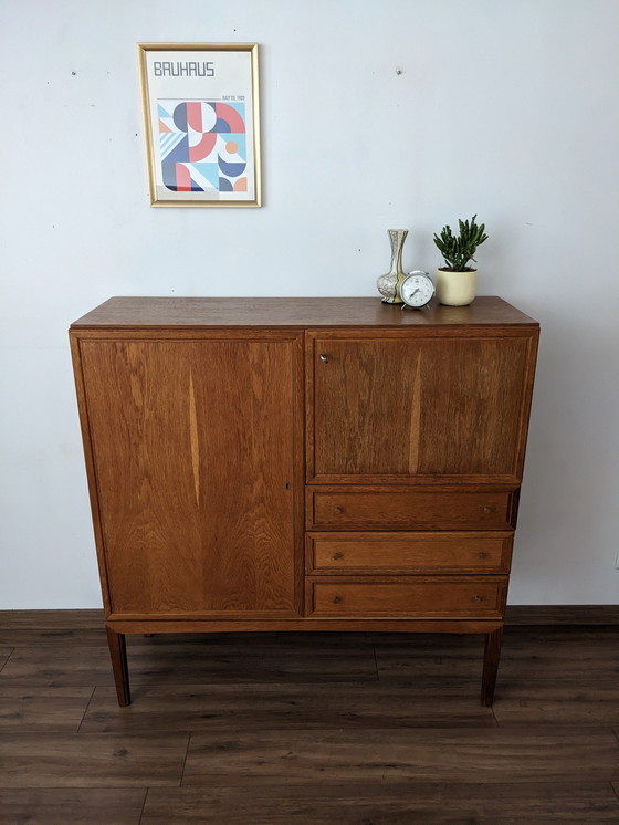 Image 1 of Credenza alta in stile vintage scandinavo