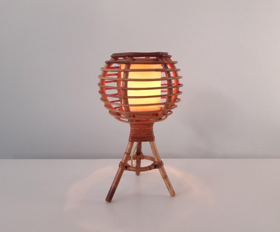 Image 1 of Beautiful vintage rattan table lamp, mcm bedside lamp rattan